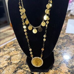 Chic Gold Disc Pendant Necklace